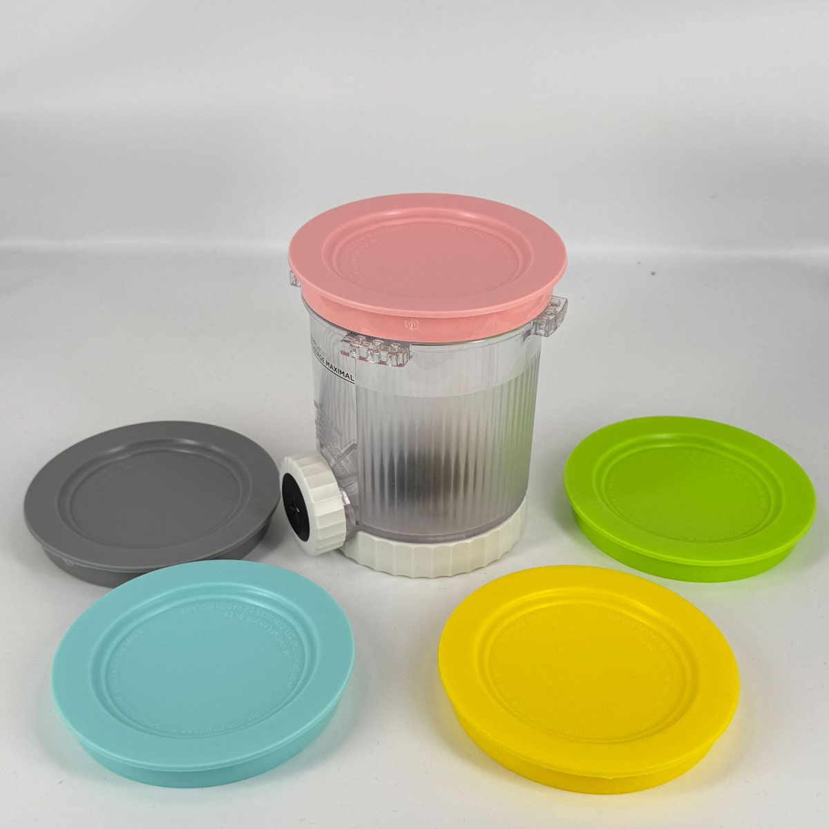 The jar with lids in several colours