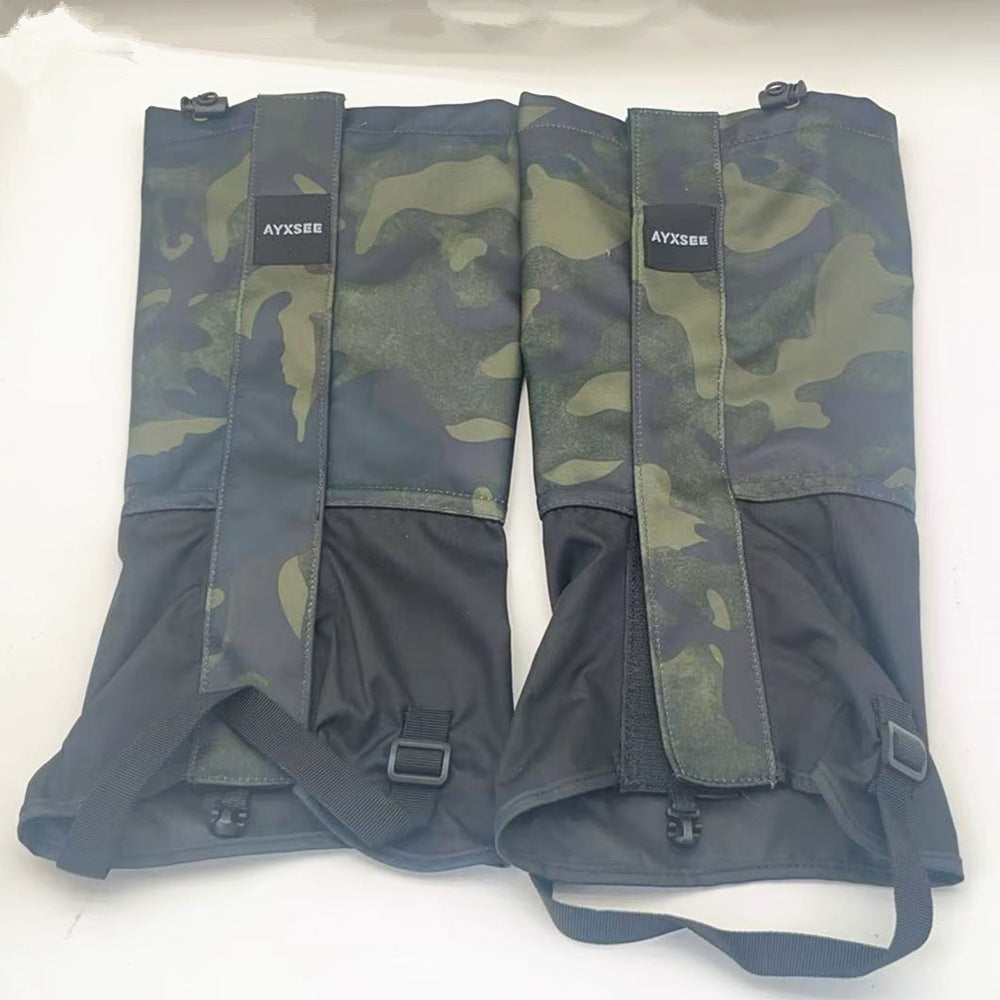 Gaiters in camo green