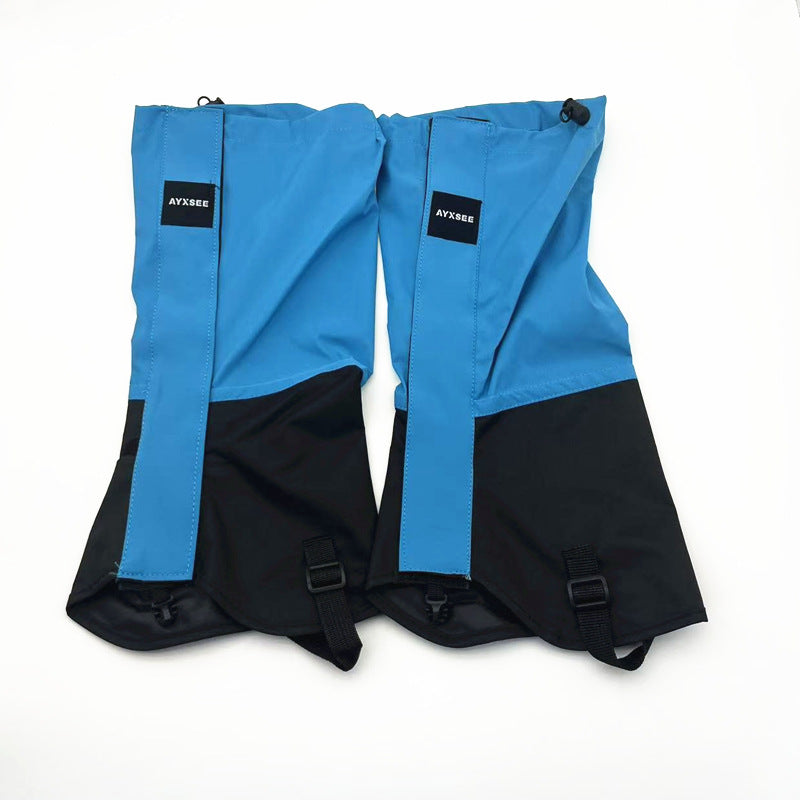 Gaiters in light blue