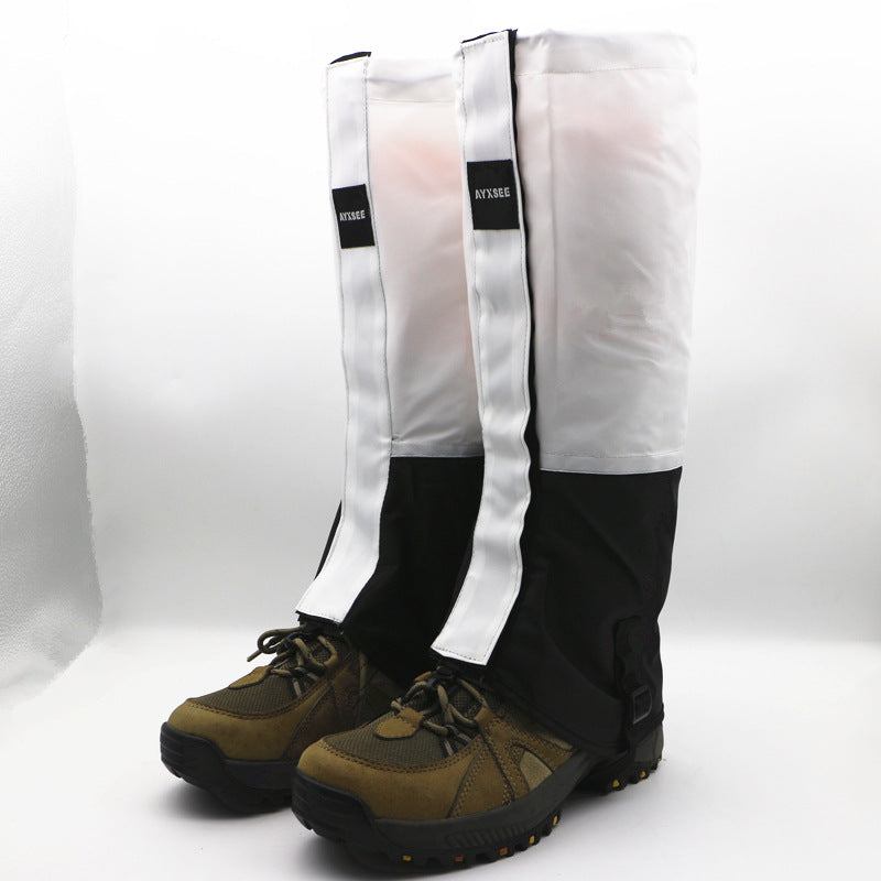 Gaiters in white